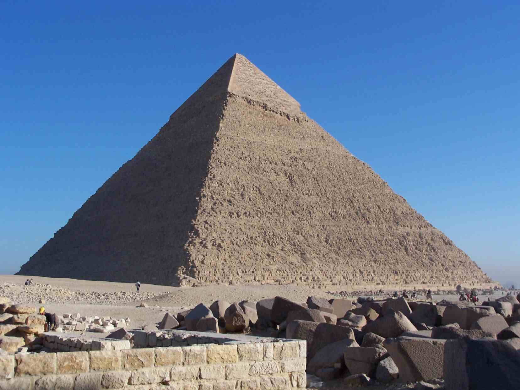 Pyramide de Chphren (136 mtres de hauteur, angle d'inclinaison 53)